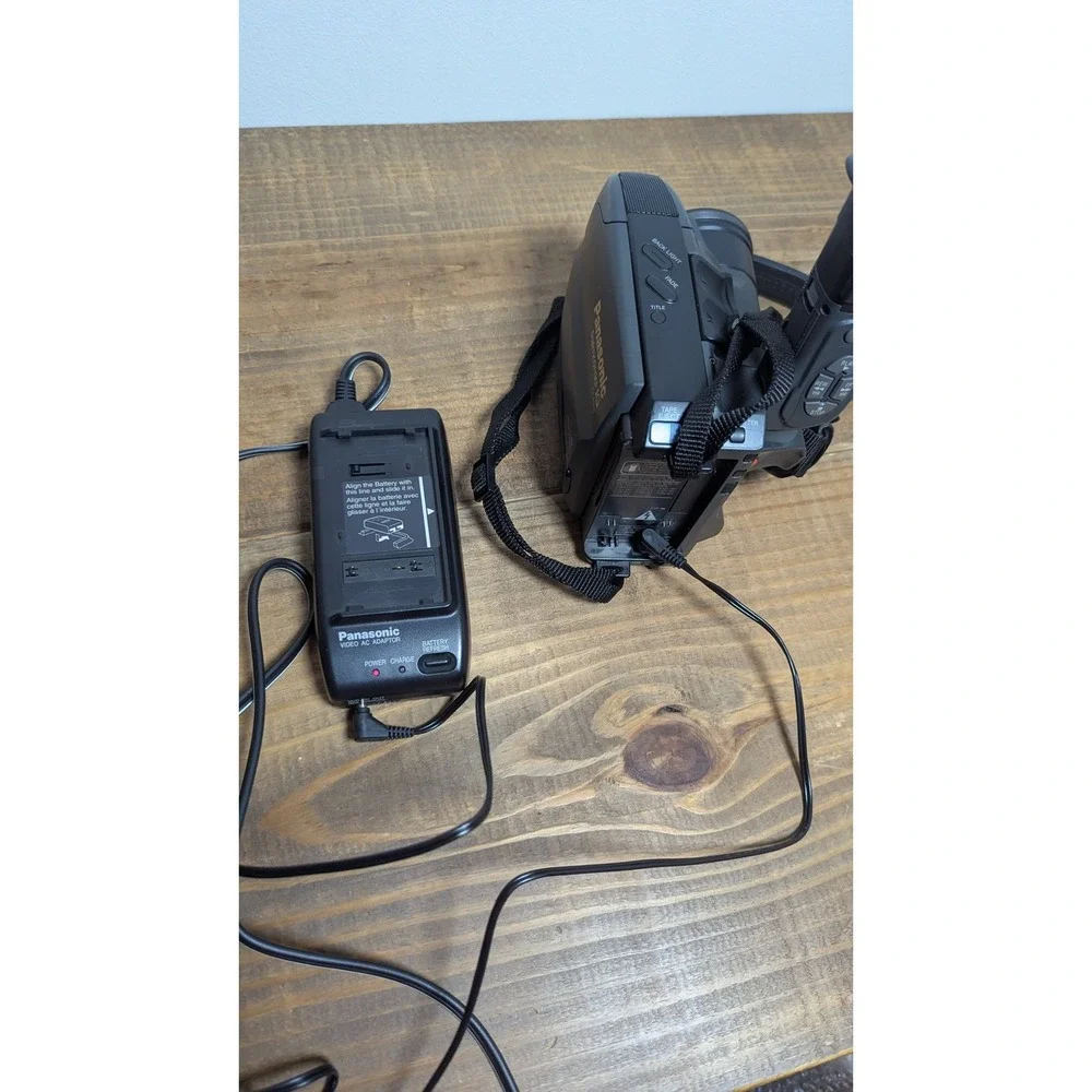 Panasonic Palmcorder IQ PV-A396D VHS-C Camcorder 16x Zoom Bundle with Bag‎ Tapes